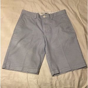 Old Navy Ultimate Slim Men’s Shorts. Blue and white striped. Size 30